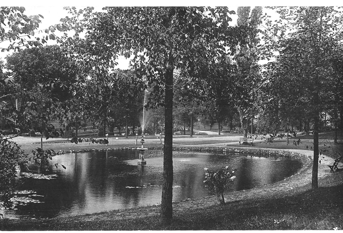2 F Park Water Fountain
